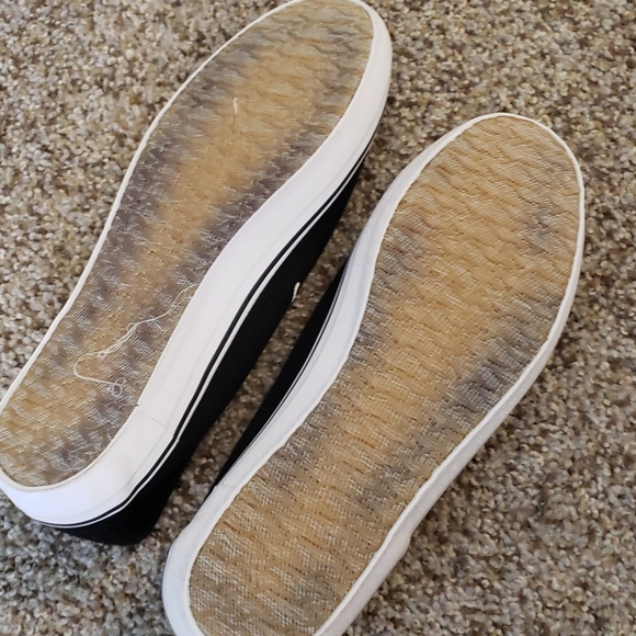 Kangaroos Shoes with Pockets - Picture 6 of 8